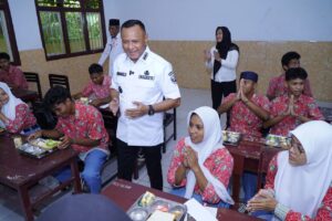 Tinjau Dapur MBG, Wali Kota Tidore Minta Jaga Kualitas, Kebersihan, dan Ketepatan Distribusi