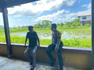 Bhabinkamtibmas Polsek Mandalle Sampaikan Pesan Kamtibmas Pada Warga Desa Bentenge