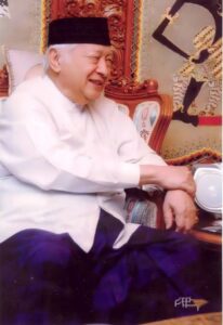 Kesederhanaan Pak Harto: Saat Presiden Berbaju Koko dan Bersarung