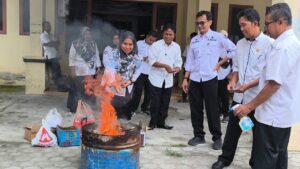 Pemkab Donggala Musnahkan 13.869 KTP-el Rusak dan Tidak Terpakai