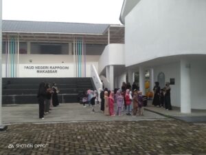 Jum’at Sehat Penuh Keceriaan, PAUD Negeri Rappocini Makassar Tumbuhkan Semangat Sejak Usia Dini