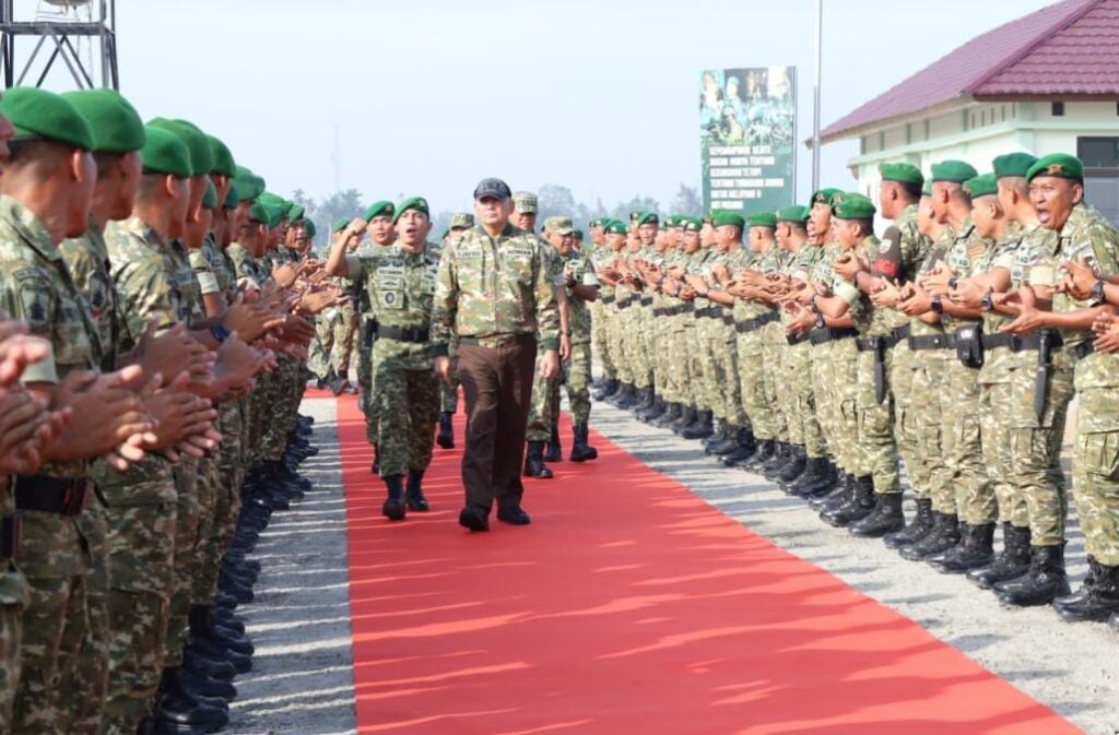 Menhan Sjafrie Sjamsoeddin Kunjungi Yonif TP 852/ABY di Deli Serdang, Pastikan Kesiapan Prajurit TNI AD