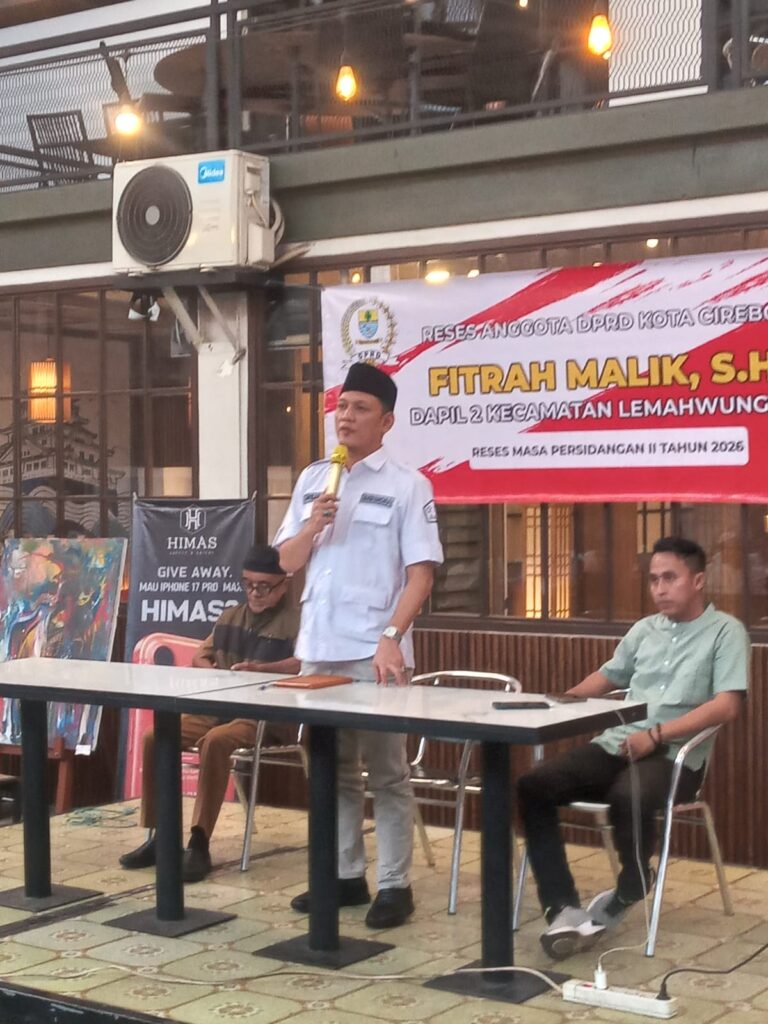 wakil ketua DPRD kota cirebon mengadakan RESES dan bagi tahjil,