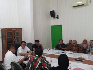 Kepala Dinas lingkungan hidup kabupaten Cirebon mengadakan Audensi dengan ketua Laskar Merah Putih (LMP) Marcab Kabupaten Cirebon dan jajaran nya